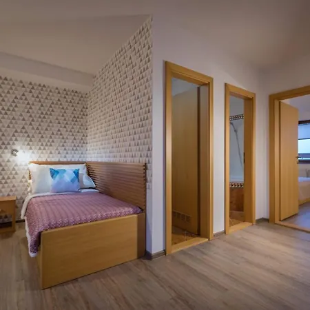 Guest house Moment - Bistro & Ubytovanie 3*