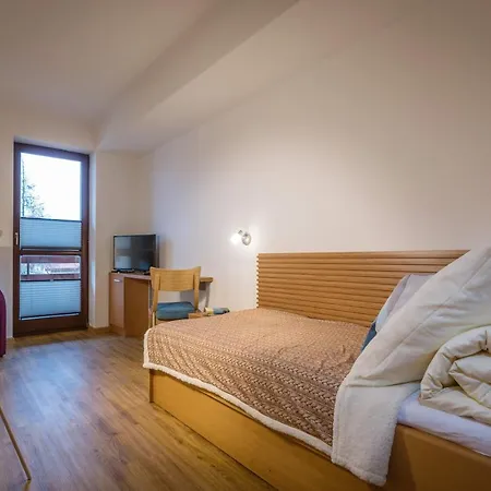Guest house Moment - Bistro & Ubytovanie 3*