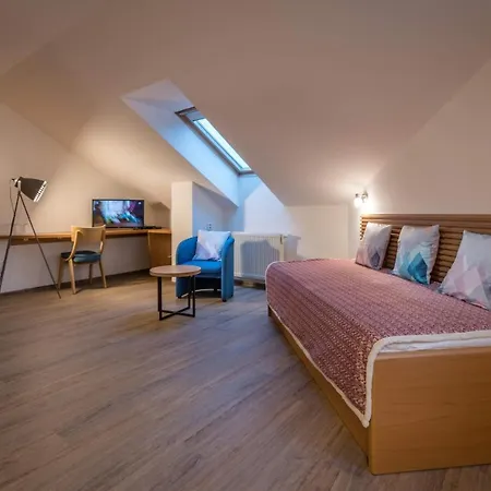 Moment - Bistro & Ubytovanie Guest house